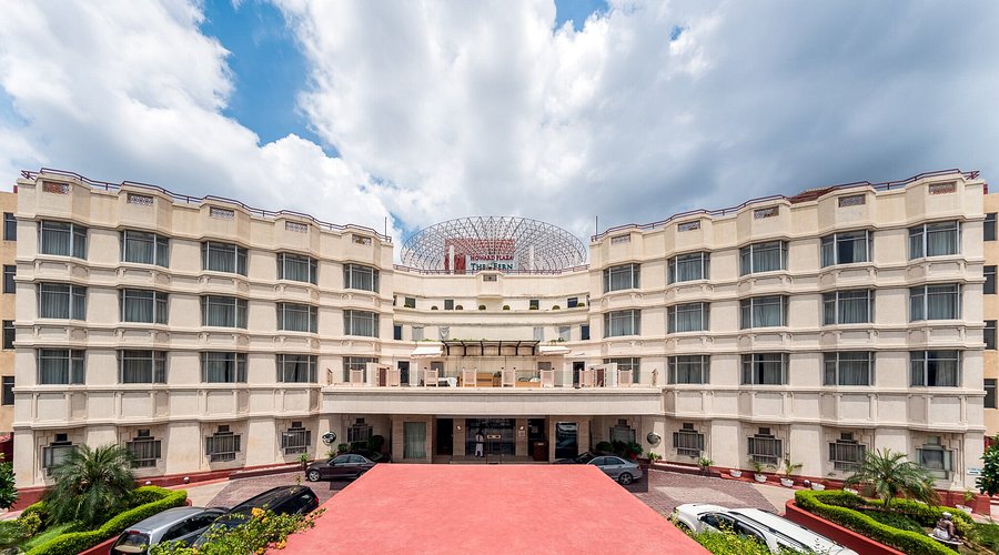 Luxury Hotel in Agra