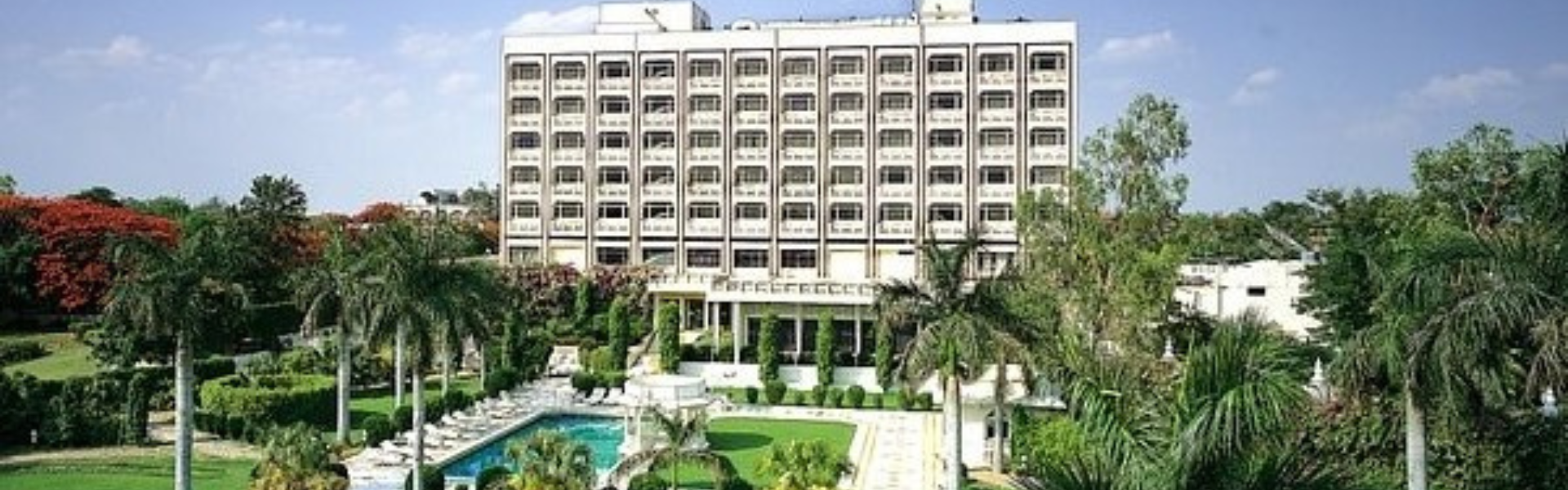 Luxury Hotel in Agra
